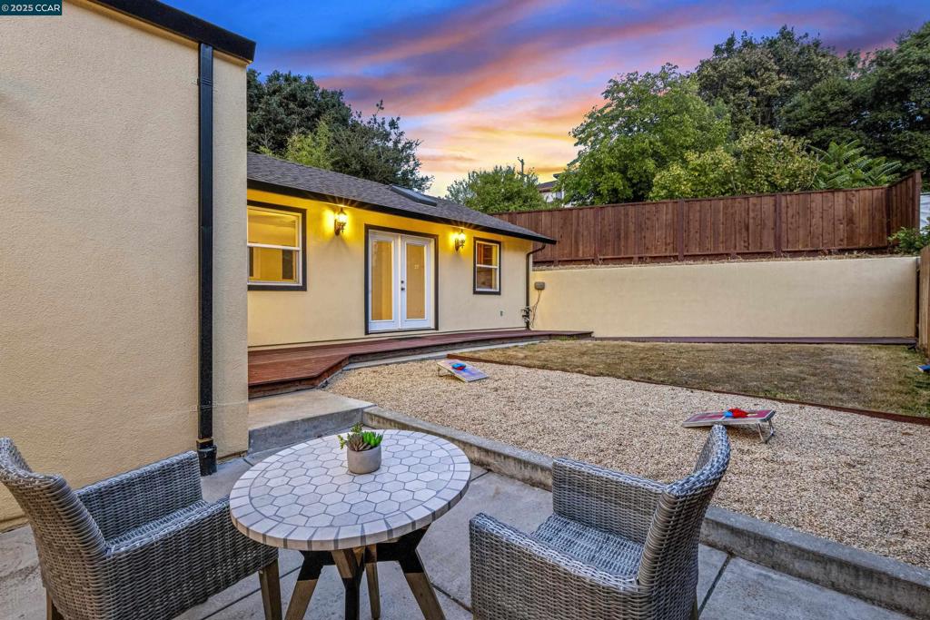 OLD MARTINEZ - Residential