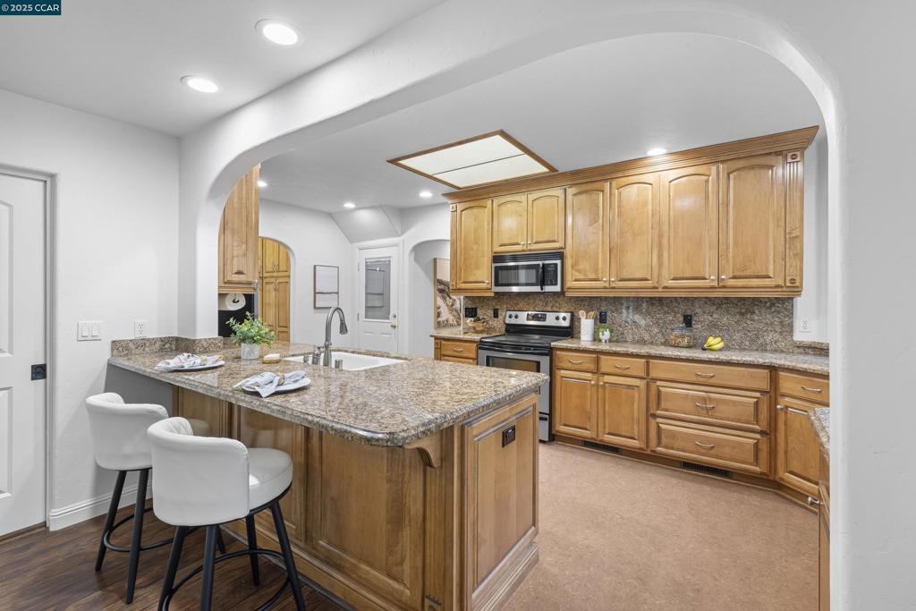 OLD MARTINEZ - Residential