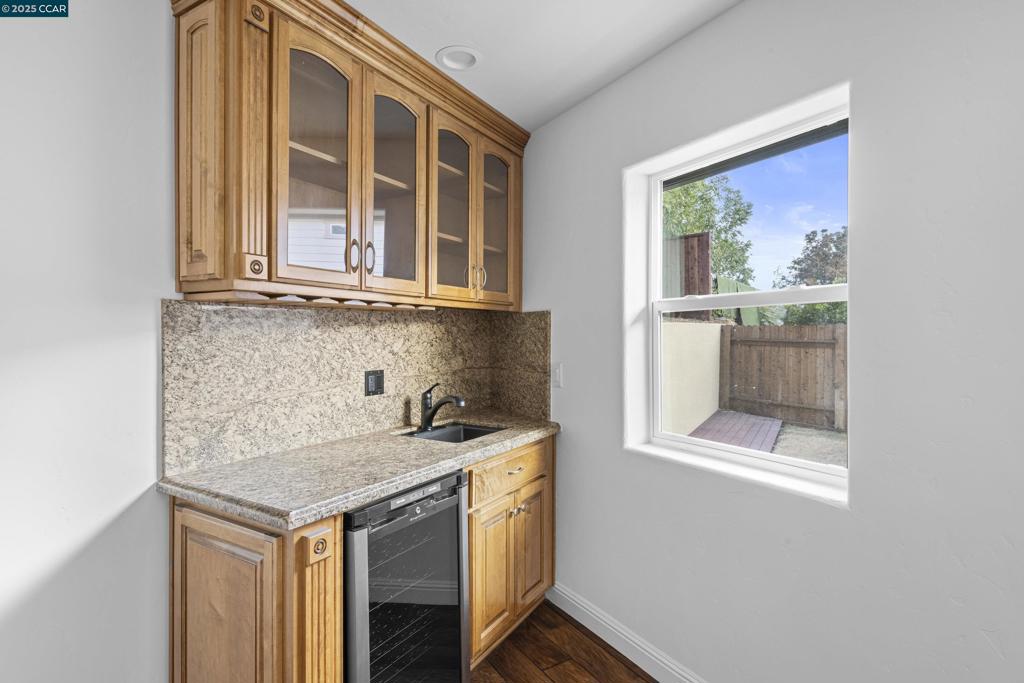 OLD MARTINEZ - Residential