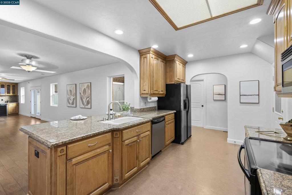 OLD MARTINEZ - Residential