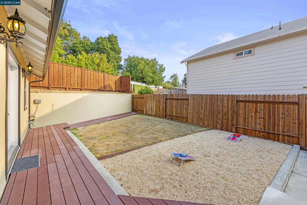 OLD MARTINEZ - Residential