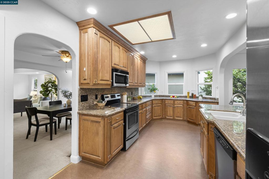 OLD MARTINEZ - Residential