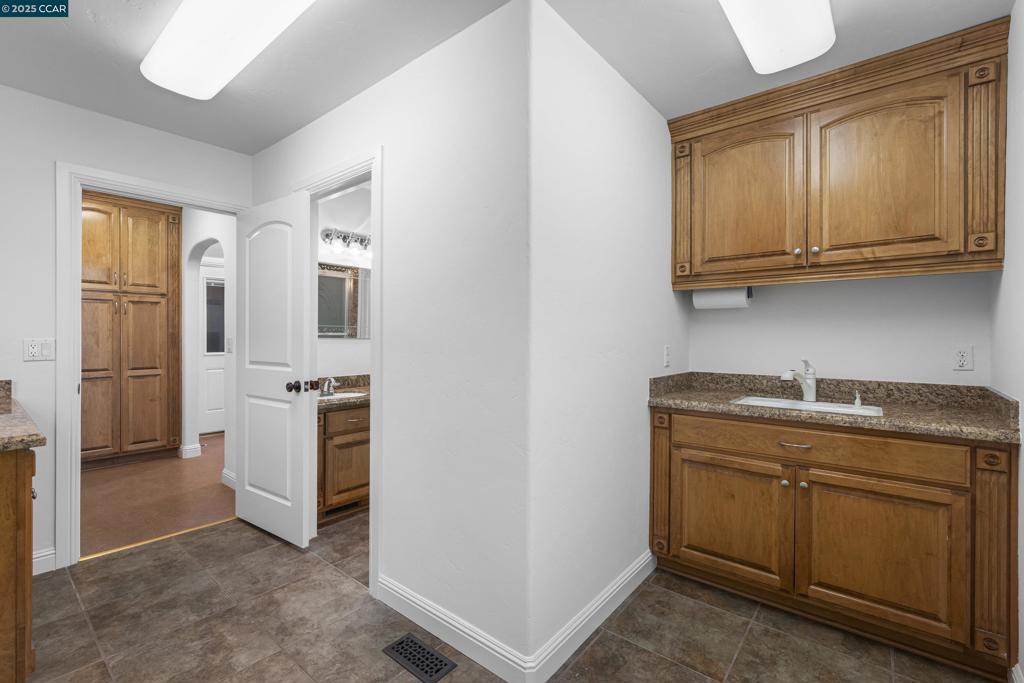 OLD MARTINEZ - Residential