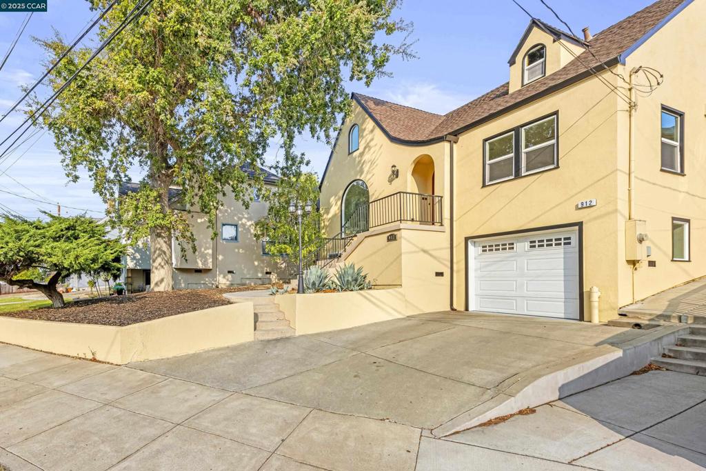 OLD MARTINEZ - Residential