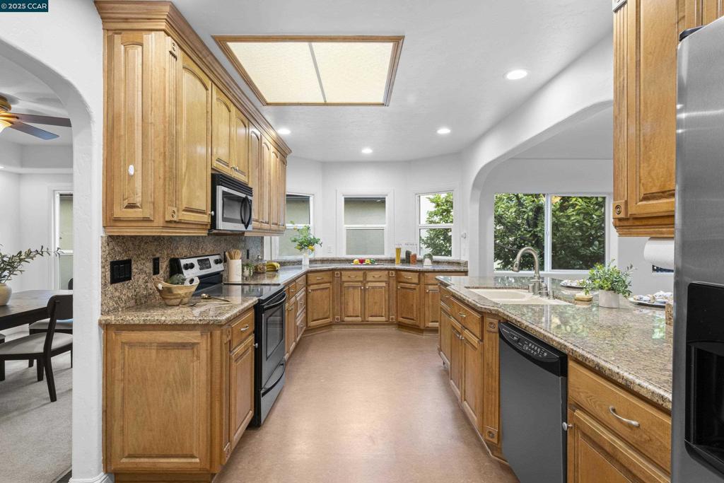 OLD MARTINEZ - Residential