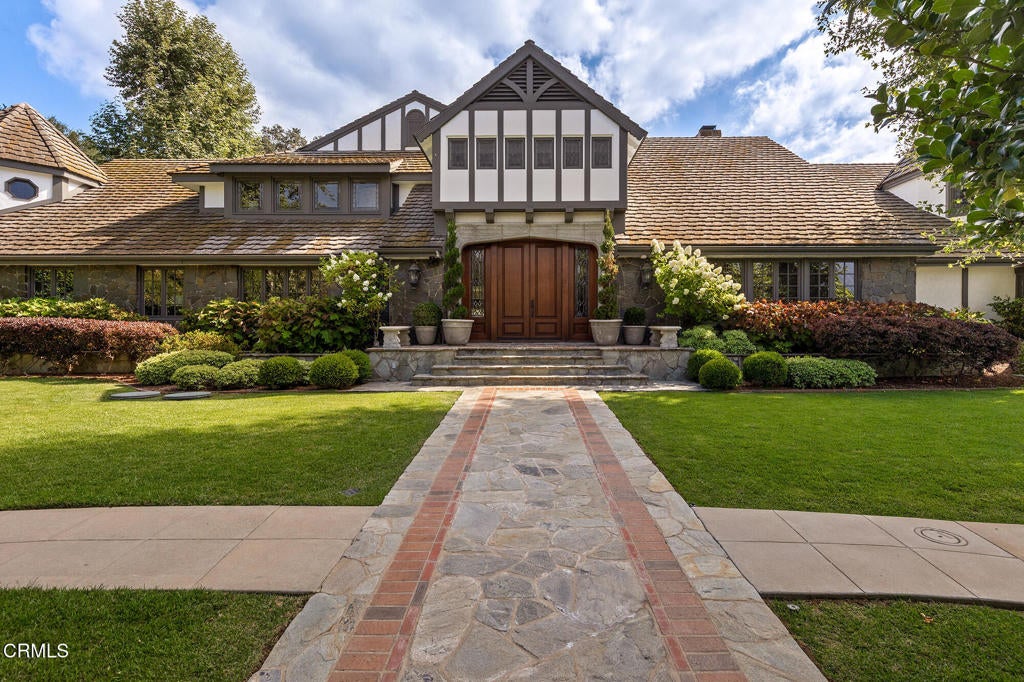 860 Flintridge Avenue