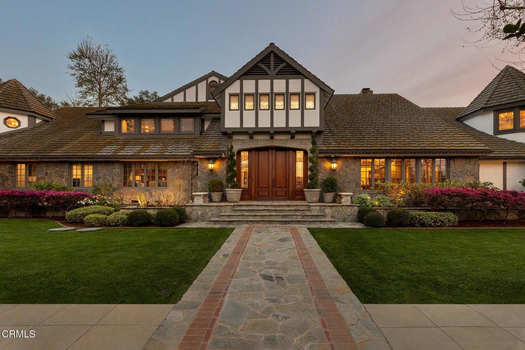 Photo of 860 Flintridge Avenue, La Canada Flintridge, CA 91011 (MLS # P1-26568)