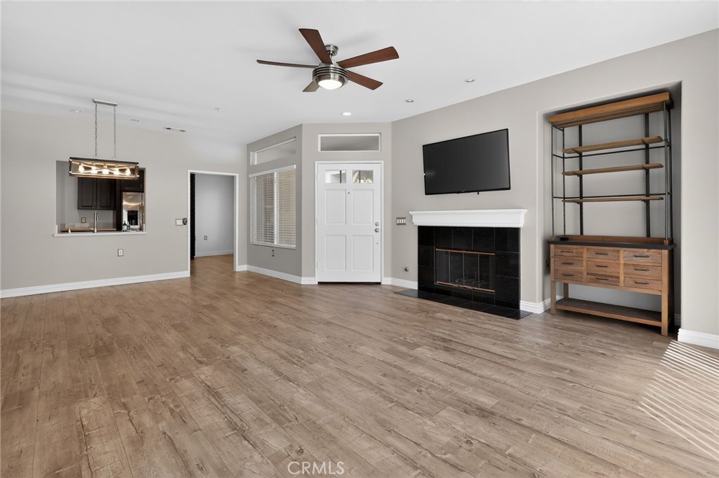21610 Paseo Venezia