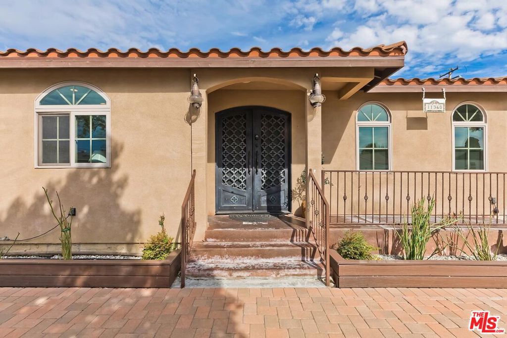 11360 Segrell Way