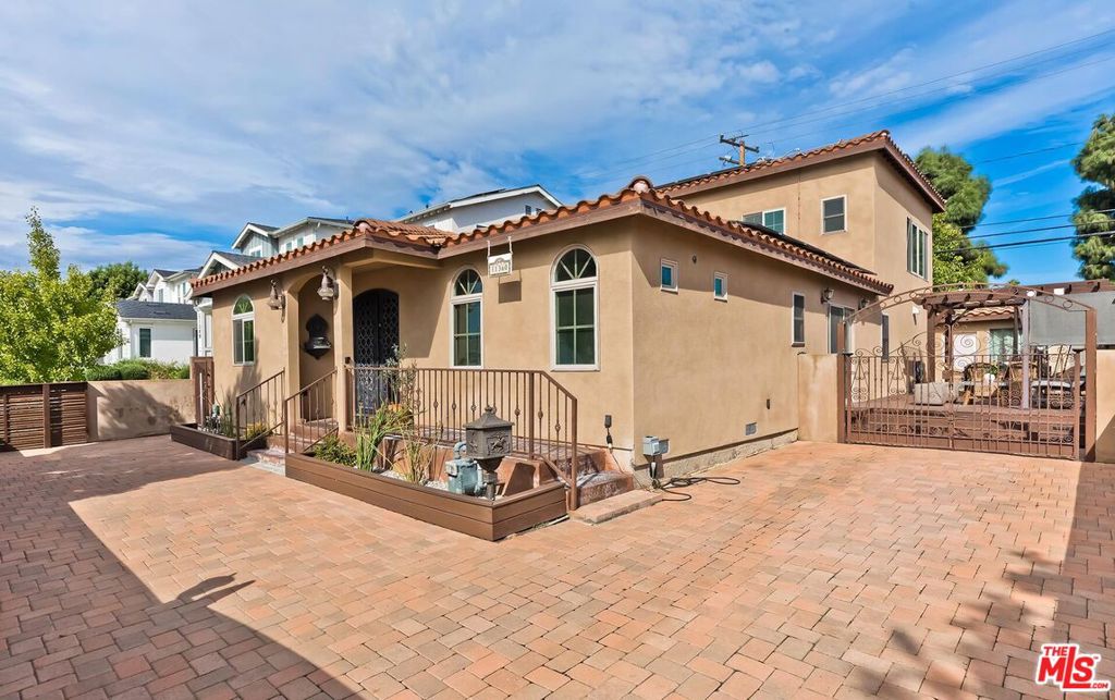 11360 Segrell Way