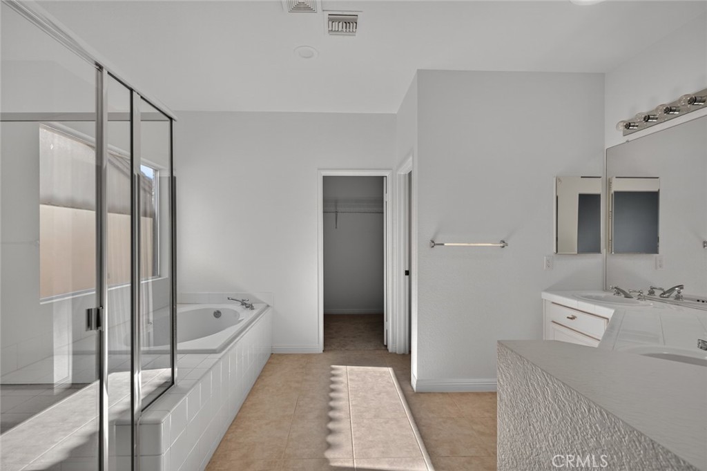 Lake La Quinta (31325) - Residential