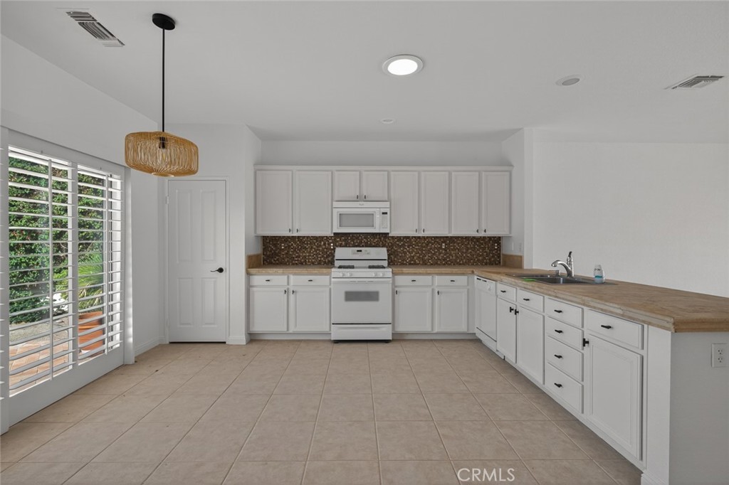 Lake La Quinta (31325) - Residential