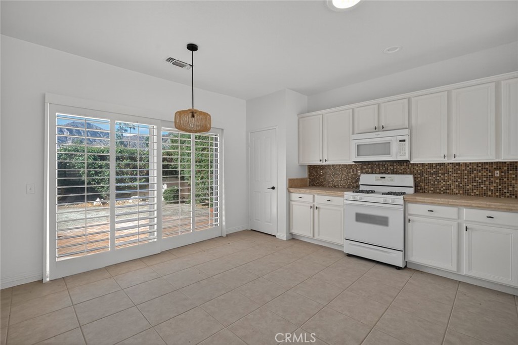 Lake La Quinta (31325) - Residential