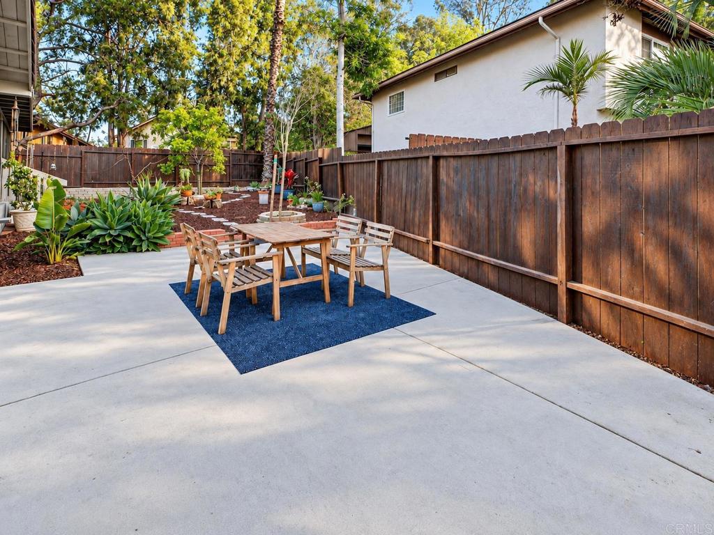 916 Mimosa Avenue