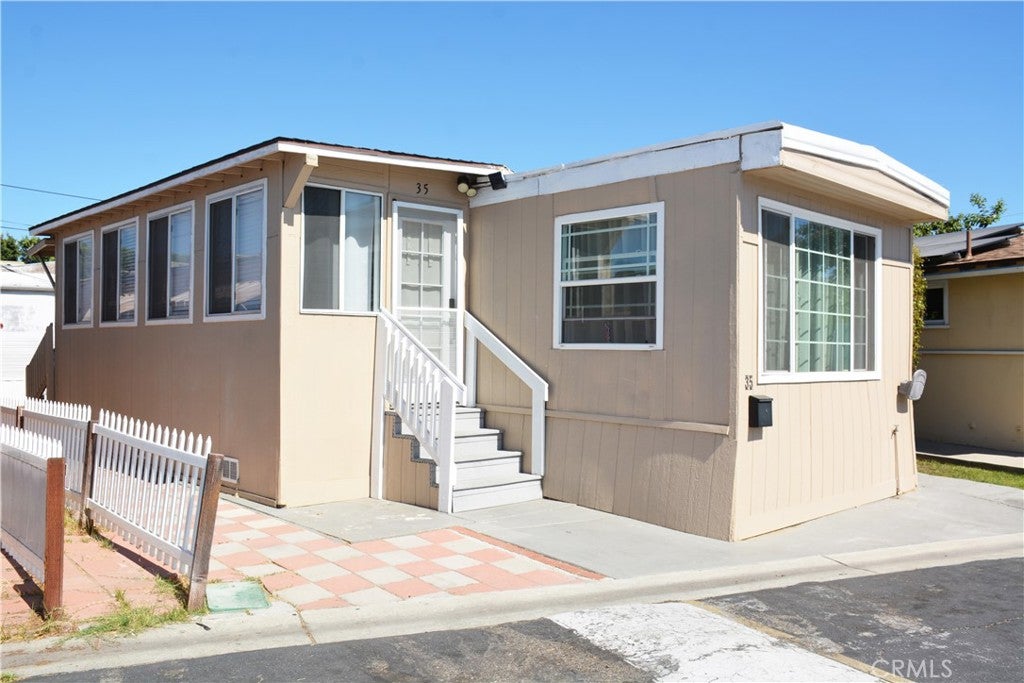 2767 W. 1st St. 35