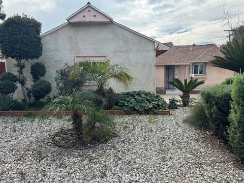 Photo of 17460 Keswick Street, Northridge, CA 91325 (MLS # SR26011662)