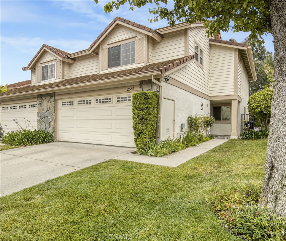 Bright & Spacious Townhouse in Prestigious Gated Porter Ranch Community
Welcome to this beautifully maintained 2-bedroom, 2.5-bath townhouse offering 1,767 sq. ft. of elegant living space in the highly sought-after gated community of Porter Ranch. Ideally located on a quiet cul-de-sac, this home is perfect for families, offering a child-friendly environment with minimal through traffic.
Step inside to find a bright and open floorplan filled with natural light and laminate flooring throughout. The inviting living room features soaring vaulted ceilings, recessed lighting, smooth ceilings, and a cozy fireplace, creating a warm and airy ambiance. The open dining area flows seamlessly into the kitchen, which includes granite countertops, stainless steel appliances, and a breakfast nook.
Upstairs, you’ll find two spacious primary suites, each with large walk-in closets and full en-suite bathrooms. Both bathrooms are appointed with granite vanities and plenty of storage.
Enjoy resort-style living with exceptional HOA amenities including multiple pools and spas, tennis and basketball courts, picnic areas, and 24-hour guarded gate security. Outdoor enthusiasts will love the proximity to scenic hiking trails, and the home’s location offers convenient access to top-rated schools, shopping, dining, and major freeways.
Don’t miss the opportunity to own a bright, turnkey home in one of Porter Ranch’s premier gated communities!