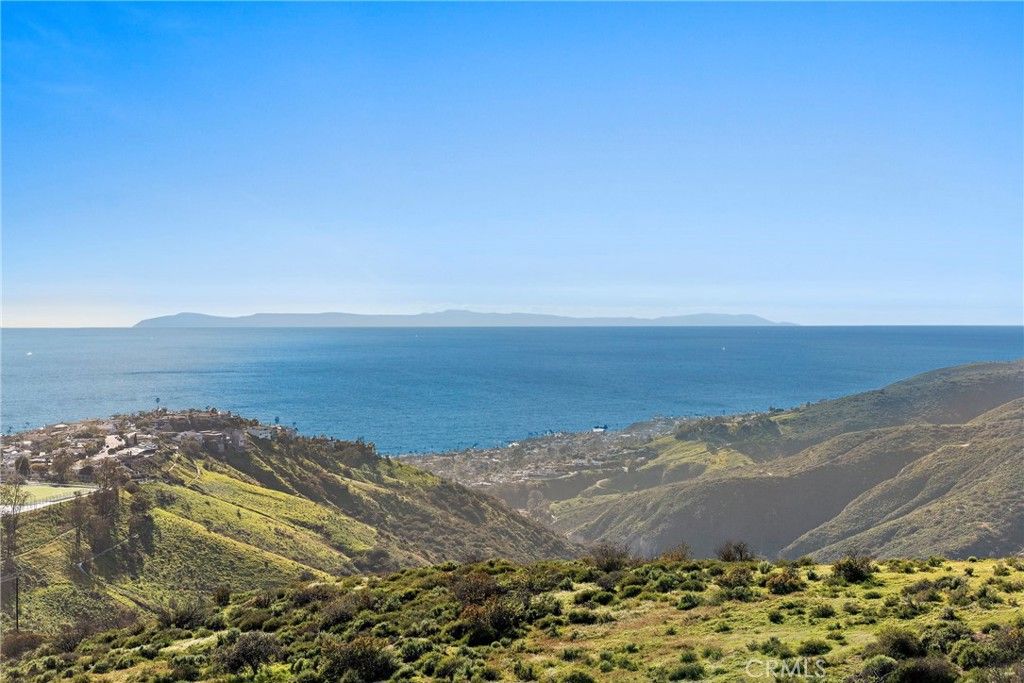 Photo of 3253 Alta Laguna BLVD Blvd, Laguna Beach, CA 92651 (MLS # LG26044381)