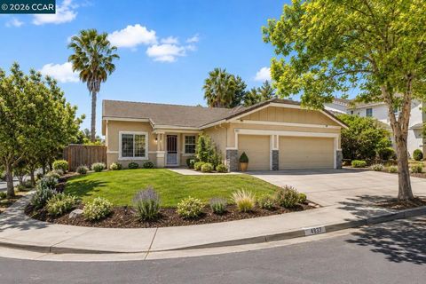 Photo of 4837 S Ridgefield Way WAY, Fairfield, CA 94534 (MLS # 41141439)