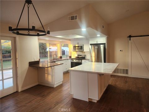 15175 Macias Lake Elsinore CA 92530