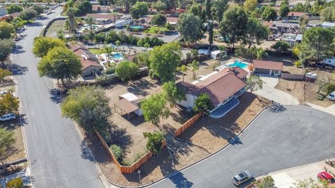 15175 Macias Lake Elsinore CA 92530