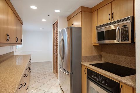 Tiny photo for 510 The Village #103, Redondo Beach, CA 90277 (MLS # SB25244325)