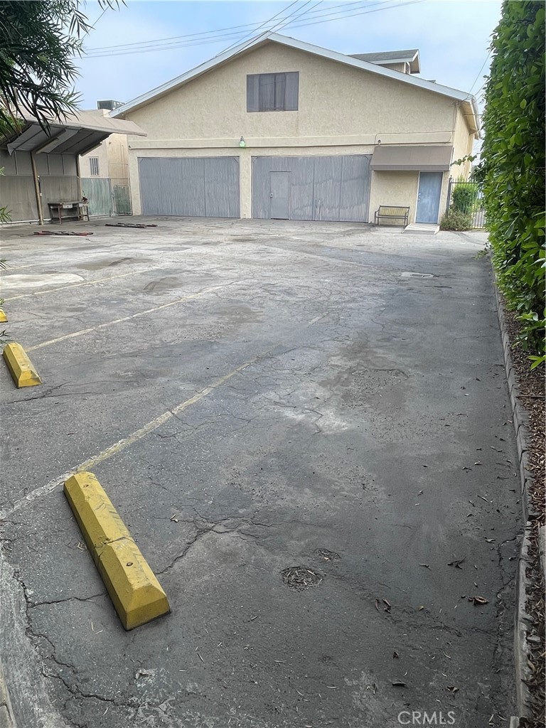 Automotive Shop For Lease. The building is 1250 SF, 3 automotive car lifts, parking lot secured and all fenced in, formerly Mercedes and BMW Automotive Repair Shop for 27 Years.
