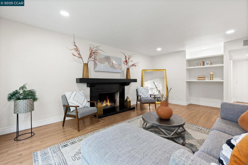 TURTLE CREEK - Residential