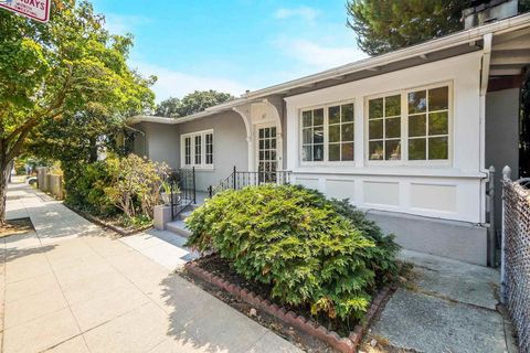Photo of 57 Entrada Ave Ave, Oakland, CA 94611 (MLS # 41112448) Photo of 57 Entrada Ave Ave, Oakland, CA 94611 (MLS # 41112448)