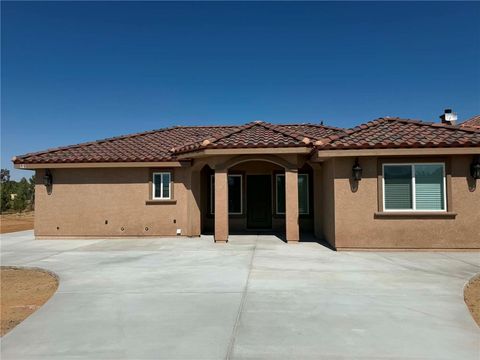 Photo of 40118 25th ST W #A, Palmdale, CA 93551 (MLS # SR26106245)