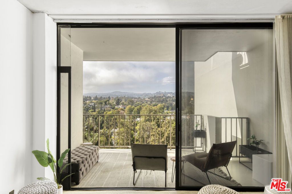 Photo of 10433 Wilshire Boulevard #808, Los Angeles, CA 90024 (MLS # 25581851)