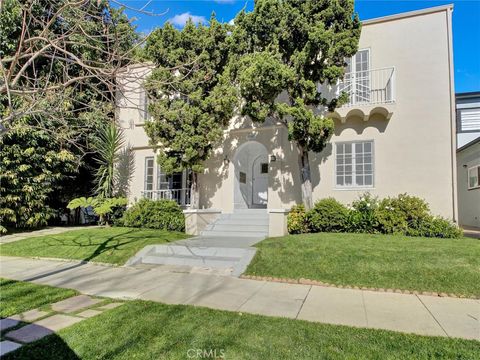 Photo of 9949 Young Drive #204, Beverly Hills, CA 90212 (MLS # SR26057205)