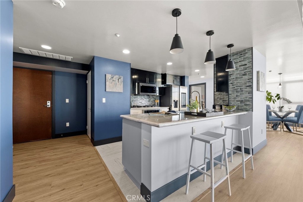 400 W Ocean Boulevard 606