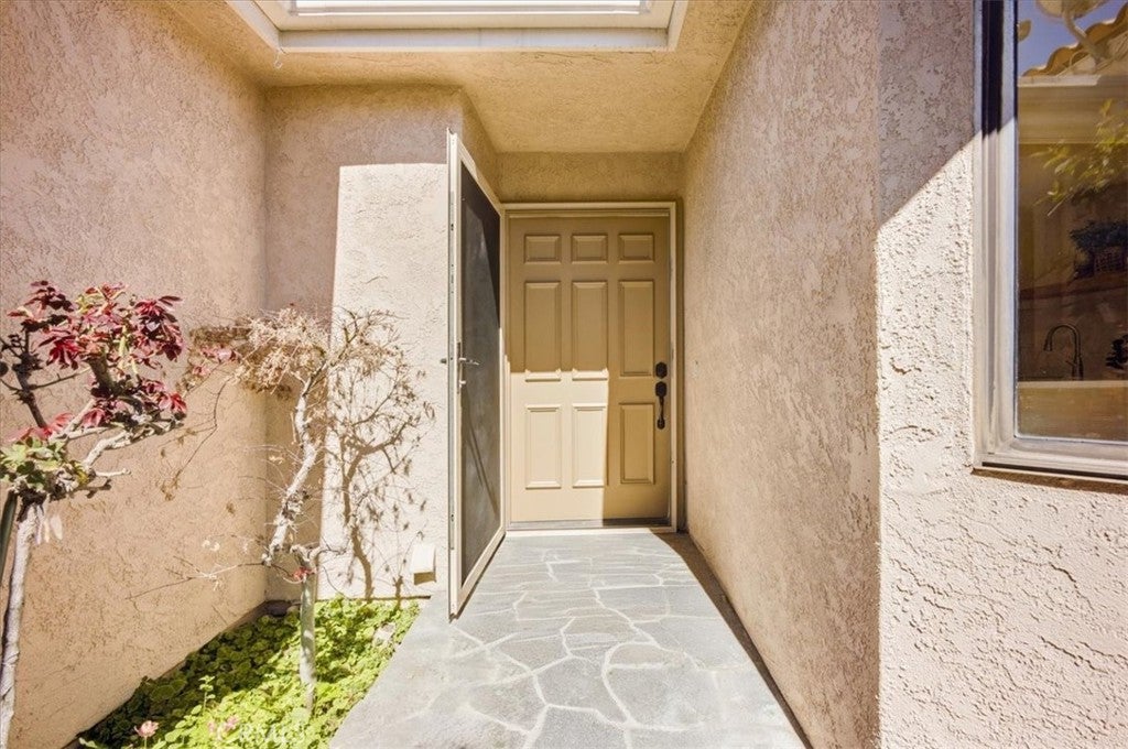 1015 Pebble Beach Dr, Upland CA 91784