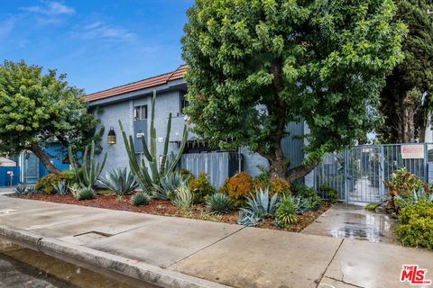14811 Parthenia Street Panorama City CA 91402