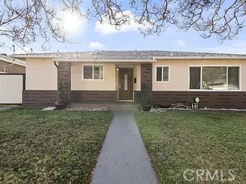 Photo of 8315 Valecrest St, Sun Valley, CA 91352 (MLS # SR26069029)