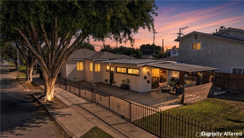 Photo of 1204 E Poinsettia ST, Long Beach, CA 90805 (MLS # PW26227866)