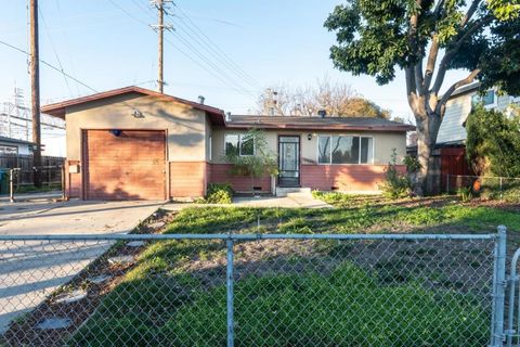 Photo of 3059 Agate DR, Santa Clara, CA 95051 (MLS # ML82046513)