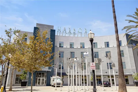 435 West Center Street Promenade Unit 400, Anaheim, CA 92805 - MLS#: OC25163624