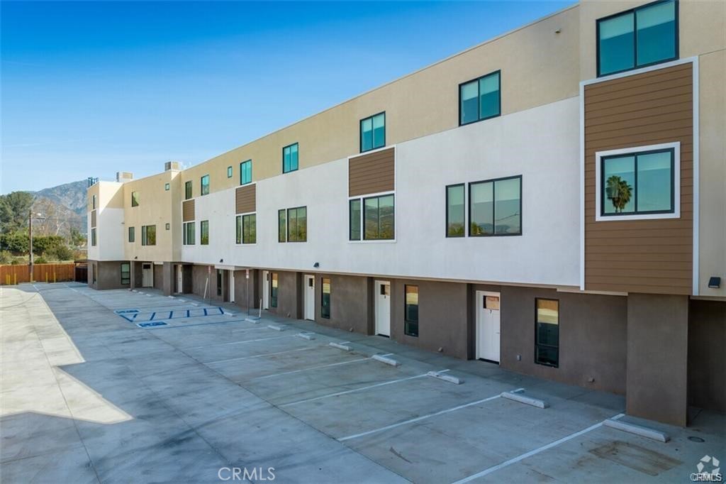 Welcome to your new live/work apartment at 4251 E. Live Oak Ave., Arcadia, CA 91006!
These newly built units are designed to impress with their modern features and luxurious upgrades. Here's what makes this gated community the perfect location for the working professionals:
Featuring spacious live/work unit w/ 3 BD/ 3.5 BA, situated in an ideal location with easy access to the 210 & 605 freeways, entertainment districts, and a wide range of restaurants, this property offers the perfect blend of convenience and luxury, including modern fixtures, luxury flooring, in-unit washer and dryer, electronic entry locks, energy-efficient dual pane windows, elegant quartz countertops, soft-close cabinets, and stainless steel appliances. This unit comes with bike storage. This is the perfect location furnished rental housing business model such as traveling nurse/first responder housing, as it is close to major hospitals such as USC Arcadia, City of Hope, and Kaiser. Trash is included in monthly rent.