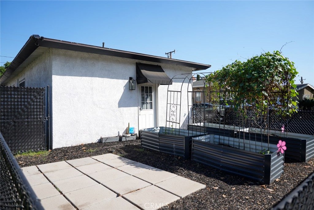 14312 Dumont