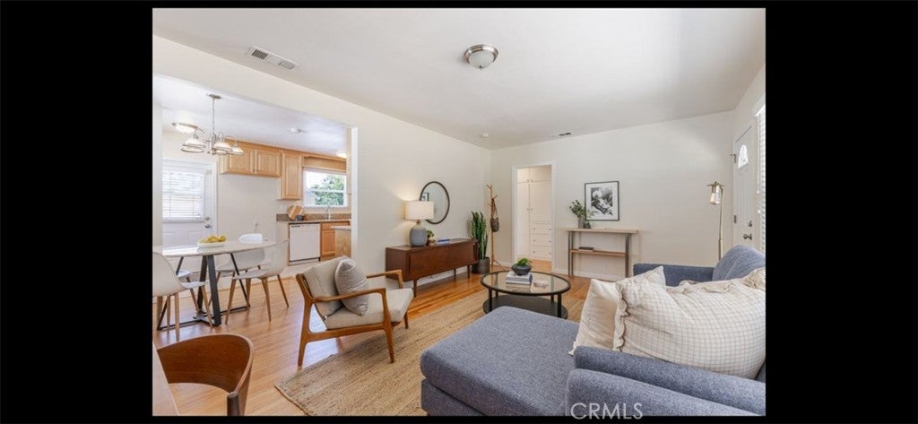1498 E Topeka