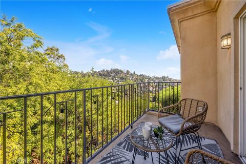 3822 Clayton Avenue Los Angeles CA 90027