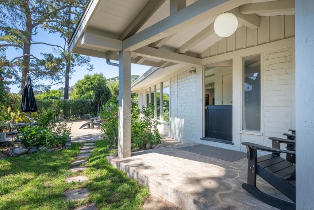 41 Lilac Lane
