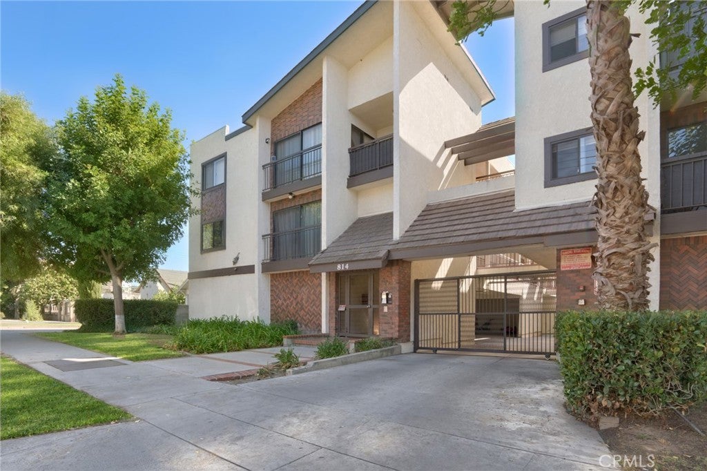 814 E Windsor Road 208