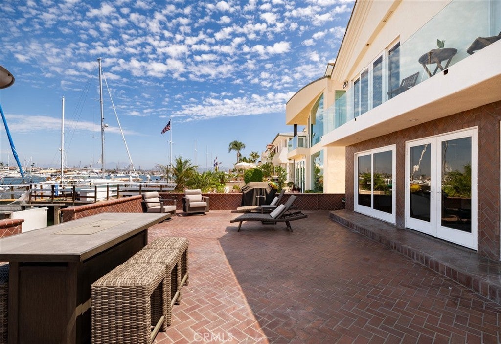 1444 W Bay