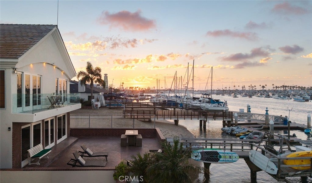 1444 W Bay
