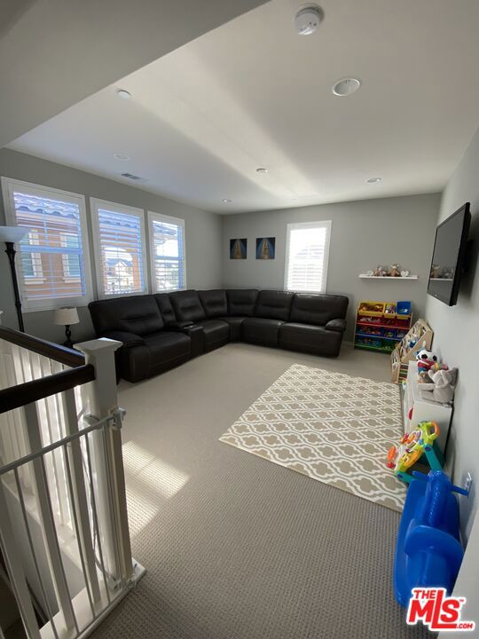 Everett at Five Knolls - Residential Lease