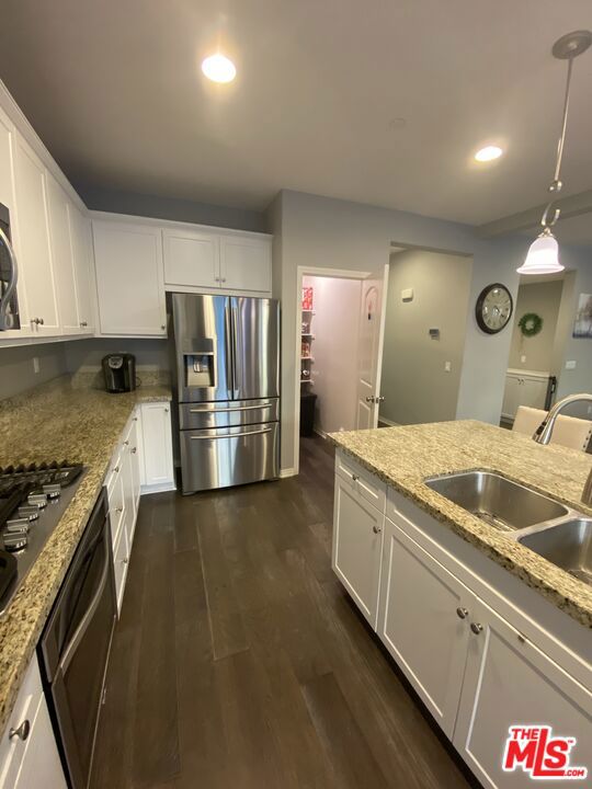 Everett at Five Knolls - Residential Lease