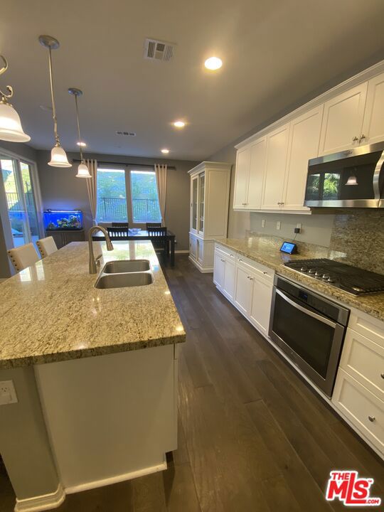 Everett at Five Knolls - Residential Lease